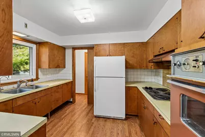 924 Main Street W, Cannon Falls, MN 55009 - Photo 5