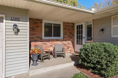 11209 Carver Court, Burnsville, MN 55337 - Photo 11