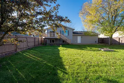 915 8th Avenue NW, Hutchinson, MN 55350 - Photo 15