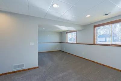 915 8th Avenue NW, Hutchinson, MN 55350 - Photo 25