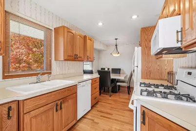5637 Rhode Island Avenue N, Crystal, MN 55428 - Photo 3