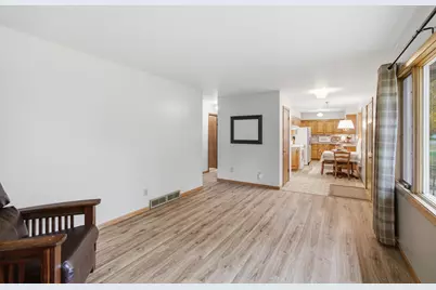 80 10th Street SE, Wells, MN 56097 - Photo 9