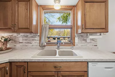 80 10th Street SE, Wells, MN 56097 - Photo 5