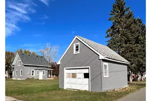 103 E 4th St, Cyrus, MN 56323 - Photo 3