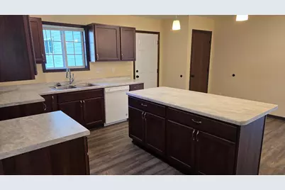 409 S 19 Street, Montevideo, MN 56265 - Photo 5