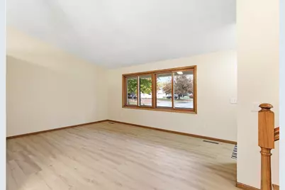 306 71st Street N, Mahtomedi, MN 55115 - Photo 15