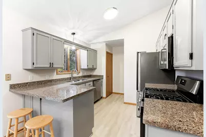306 71st Street N, Mahtomedi, MN 55115 - Photo 5