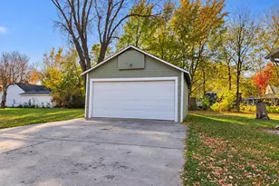 714 9th St SW, Willmar, MN 56201 - Photo 3