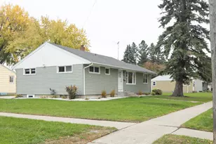 1604 3rd St S, Moorhead, MN 56560 - Photo 3