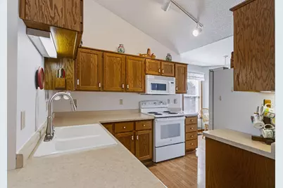 700 Leroy Lane #15, River Falls, WI 54022 - Photo 9