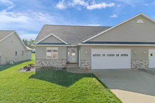 235 3rd Ave SE, Plainview, MN 55964 - Photo 3