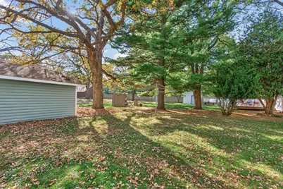 2621 McKnight Road N, North Saint Paul, MN 55109 - Photo 27