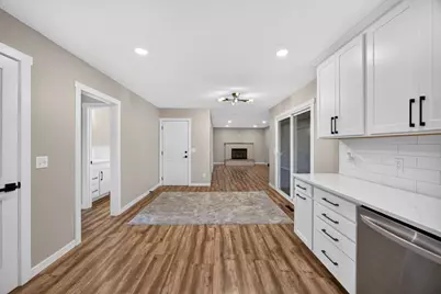 1819 Wilshire Drive NE, Rochester, MN 55906 - Photo 17