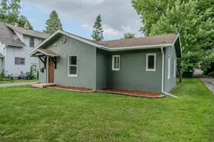 709 Rossman Ave, Detroit Lakes, MN 56501 - Photo 3