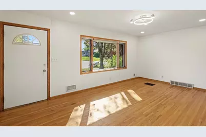 7286 Clay Avenue E, Inver Grove Heights, MN 55076 - Photo 3