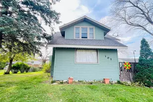 102 1st Ave SE, Geneva, MN 56035 - Photo 1