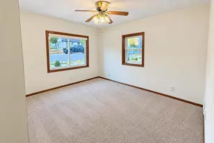 137 5th St N, Bayport, MN 55003 - Photo 7