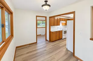 137 5th St N, Bayport, MN 55003 - Photo 3