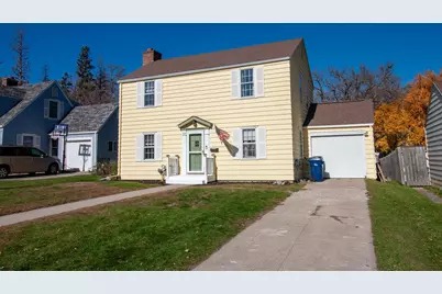 924 W Cavour Avenue, Fergus Falls, MN 56537 - Photo 1