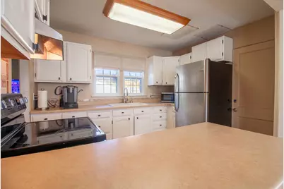 924 W Cavour Avenue, Fergus Falls, MN 56537 - Photo 9