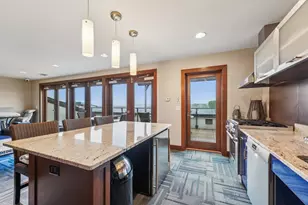 875 Lake St, Wayzata, MN 55391 - Photo 61
