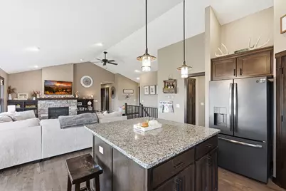 1633 Beaver Way, New Richmond, WI 54017 - Photo 5