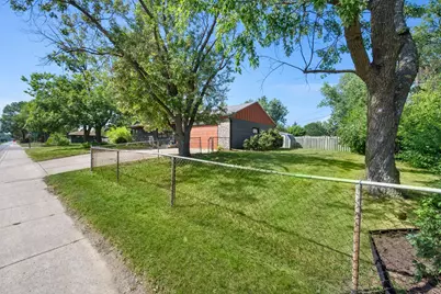 914 W 82nd Street, Bloomington, MN 55420 - Photo 65