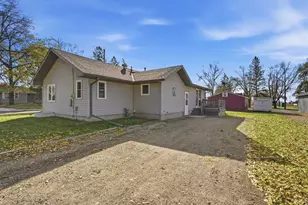 117 3rd St N, Kandiyohi, MN 56251 - Photo 5