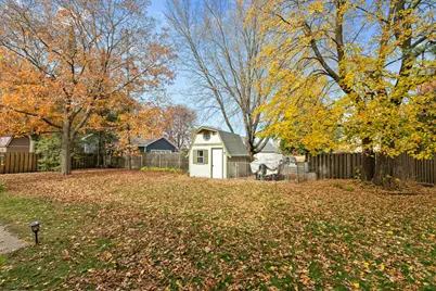 555 S Oak Drive, Vadnais Heights, MN 55127 - Photo 3