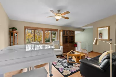 555 S Oak Drive, Vadnais Heights, MN 55127 - Photo 15
