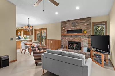 555 S Oak Drive, Vadnais Heights, MN 55127 - Photo 25