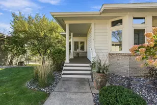 8983 Garland Ct, Eden Prairie, MN 55347 - Photo 3