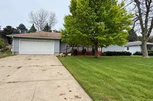 409 Lynwood Dr, Albert Lea, MN 56007 - Photo 1