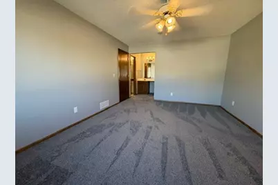 8422 Toledo Avenue N, Brooklyn Park, MN 55443 - Photo 21