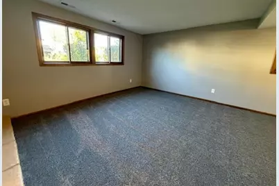8422 Toledo Avenue N, Brooklyn Park, MN 55443 - Photo 23