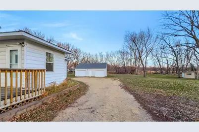 1017 S 4th Avenue, Albert Lea, MN 56007 - Photo 3