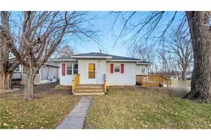 1017 S 4th Ave, Albert Lea, MN 56007 - Photo 1