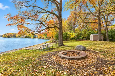 162 Lakeview Road E, Chanhassen, MN 55317 - Photo 41
