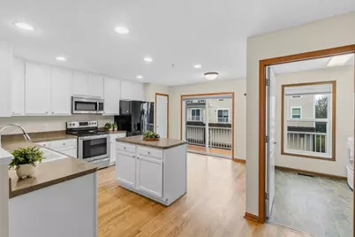 911 Ledgestone Drive, Mahtomedi, MN 55115 - Photo 5