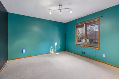 16640 N Hillcrest Court, Eden Prairie, MN 55346 - Photo 21