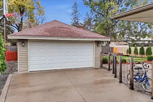8900 60 1/2 Ave N, New Hope, MN 55428 - Photo 5