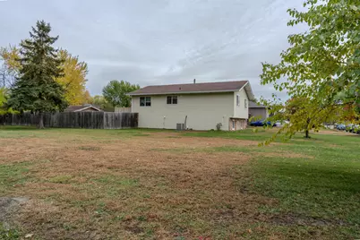 3024 81st Avenue N, Brooklyn Park, MN 55444 - Photo 3