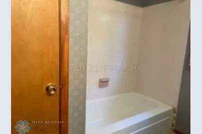 802 11th Avenue N, Moorhead, MN 56560 - Photo 17