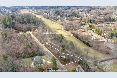 1028 Williamsburg Drive NE, Lenoir, NC 28645 - Photo 1