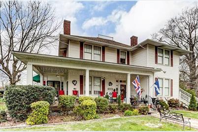 301 Cleveland Avenue - Photo 1