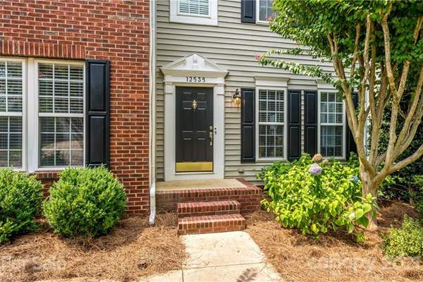 homes for sale near pineville nc