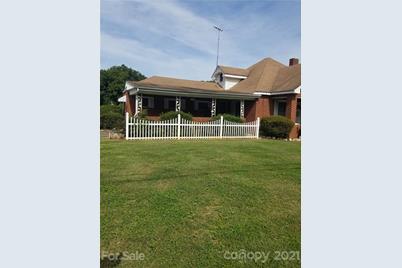 130 Gold Street - Photo 1