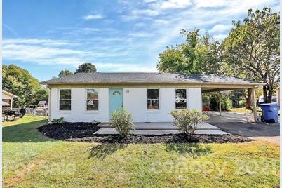 413 Picadilly Lane - Photo 1