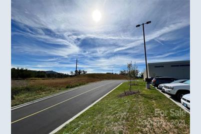 99999 Northridge Commons Parkway #1, Weaverville, NC 28787 - Photo 17