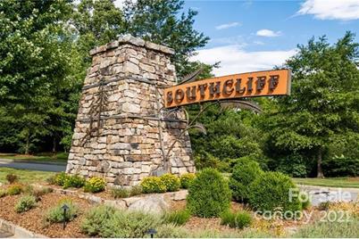 557 Southcliff Parkway #716, Fairview, NC 28730 - Photo 1